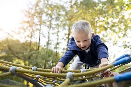 AMF et enfants : pratiques éducatives